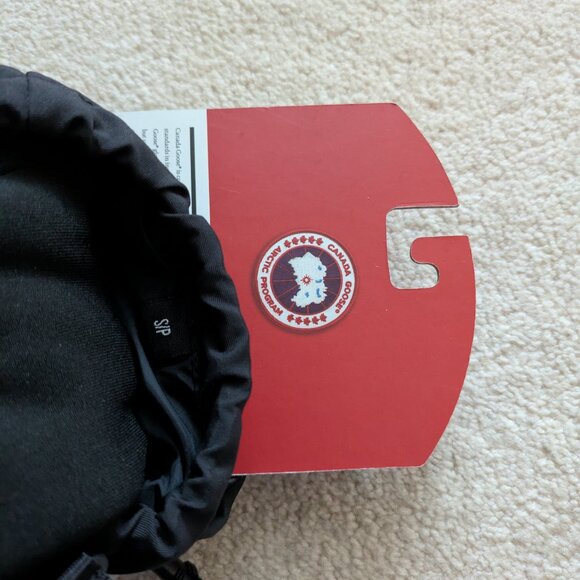 Canada Goose Black Arctic Down Mitts, Small - Picture 6 of 7